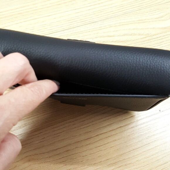 SALVATORE FERRAGAMO Mens Crossbody Wearable Wallet Black Leather Gancini $1150 - Picture 6 of 13